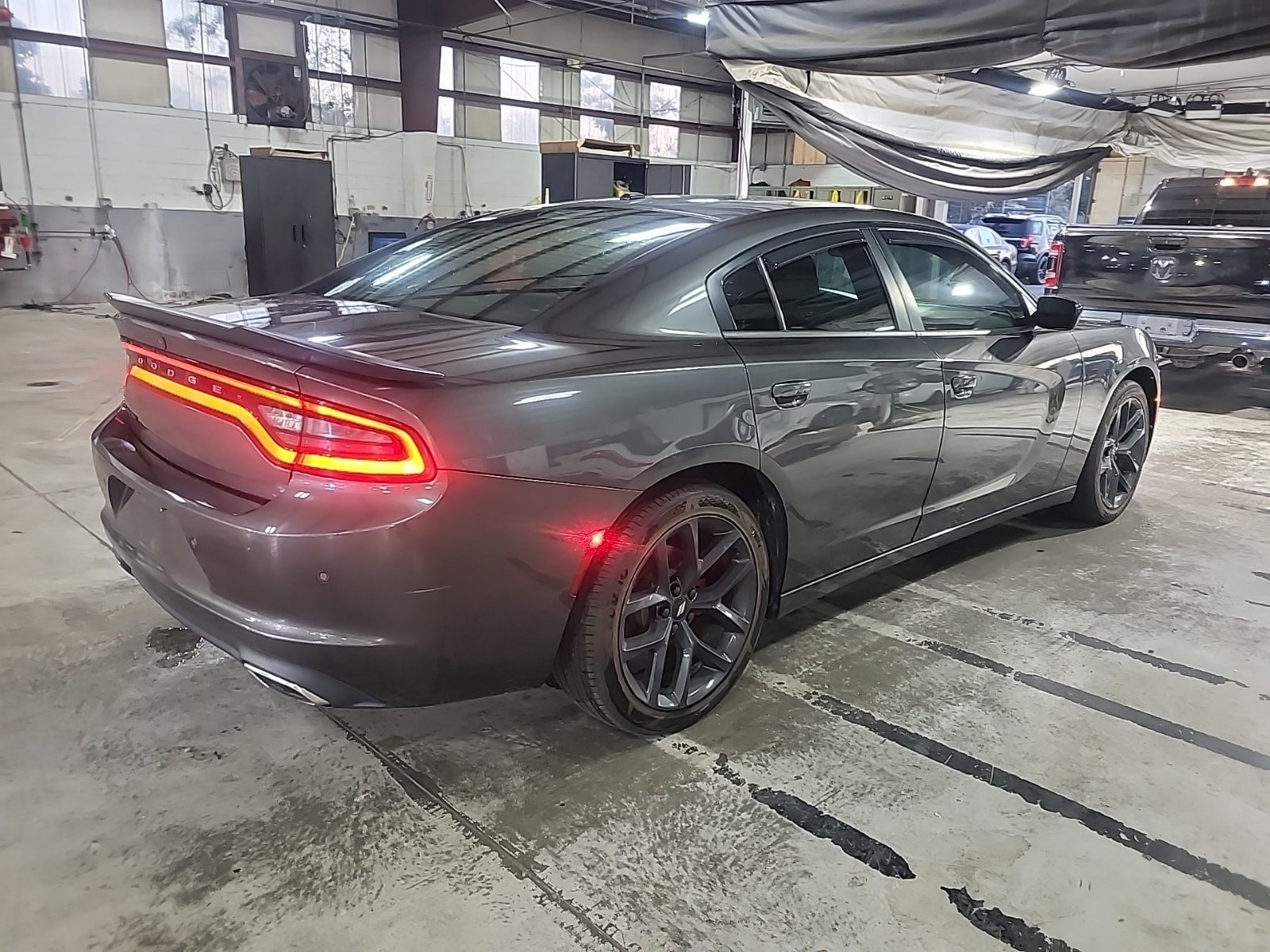 2019 Dodge Charger SXT photo 4