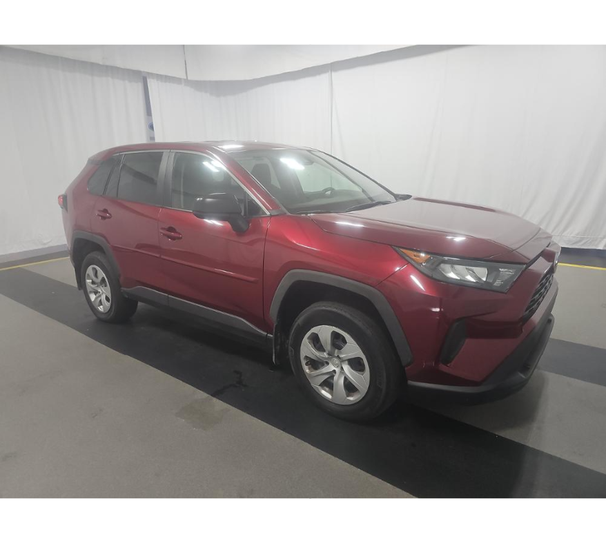 2022 Toyota RAV4 LE photo 3
