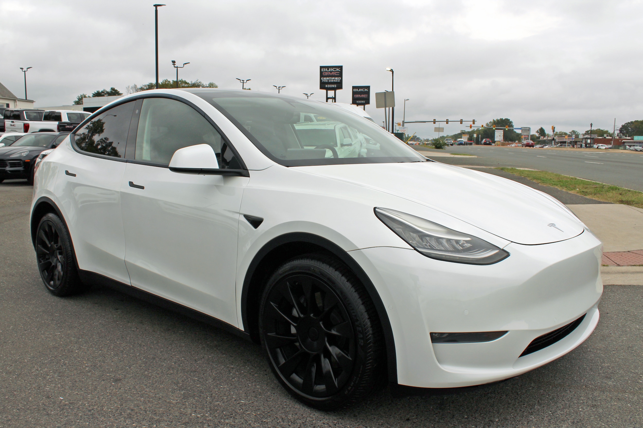 2020 Tesla Model Y Long Range Dual Motor All-Wheel Drive's photo