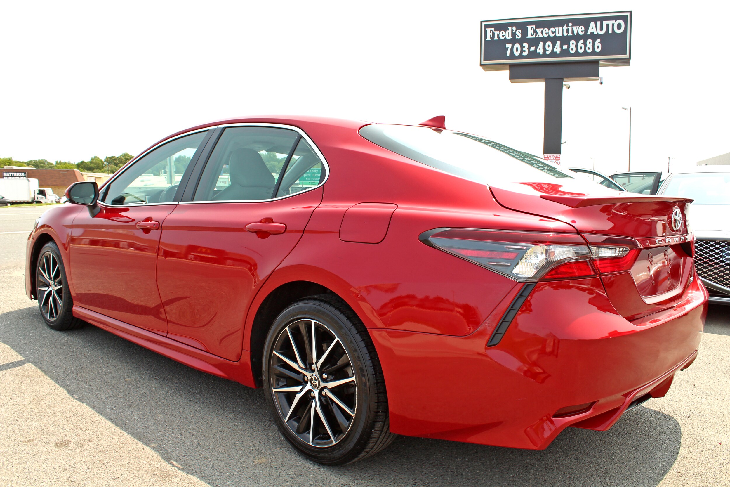 2021 Toyota Camry SE photo 4