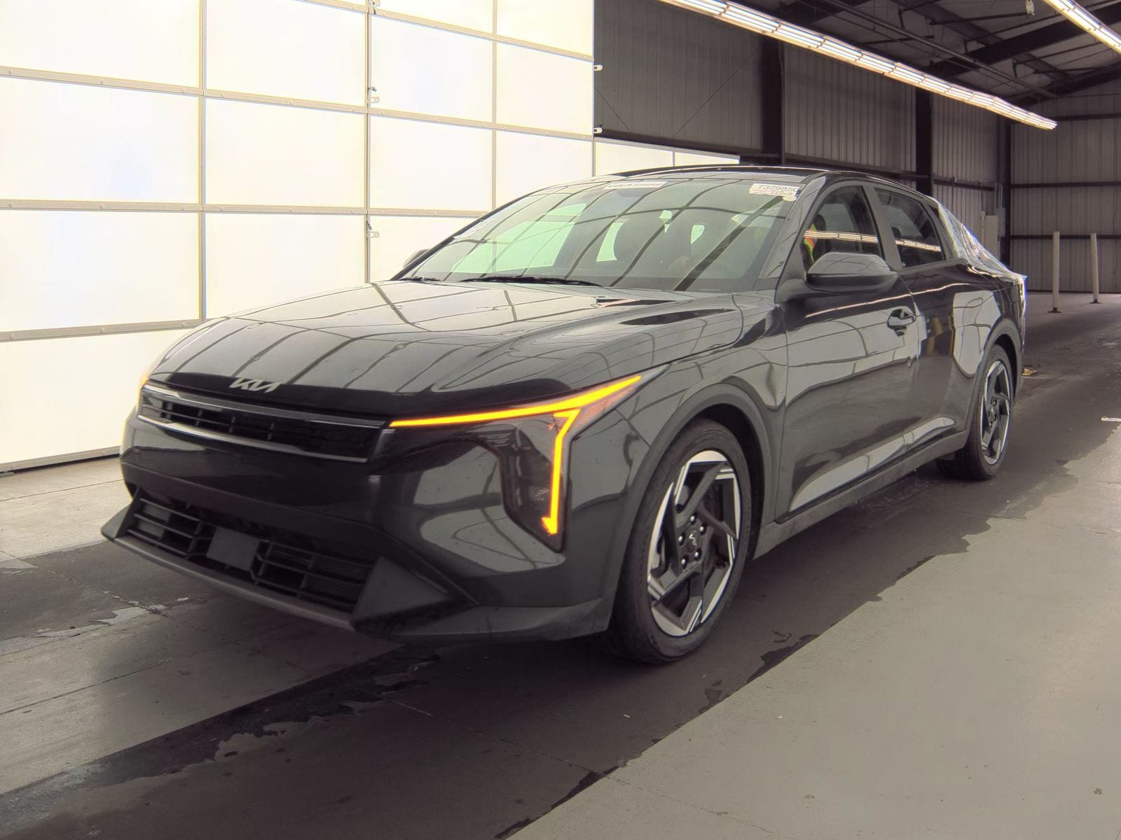 2025 Kia K4 EX AT's photo