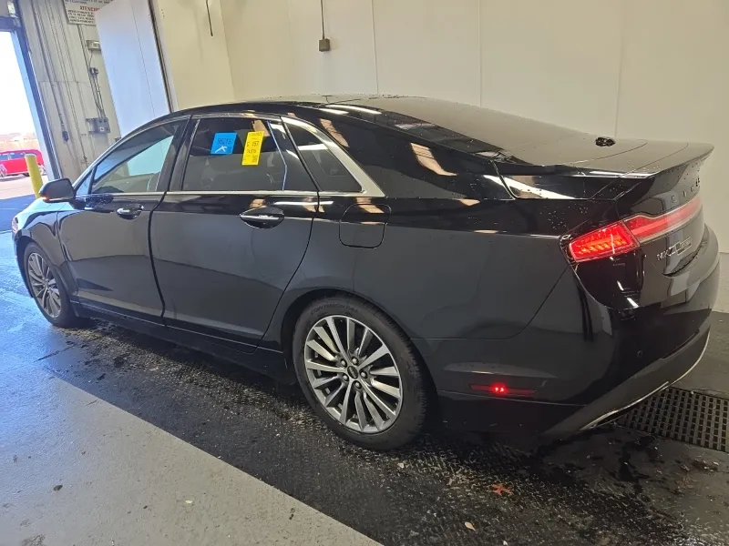 2017 Lincoln MKZ Select photo 2