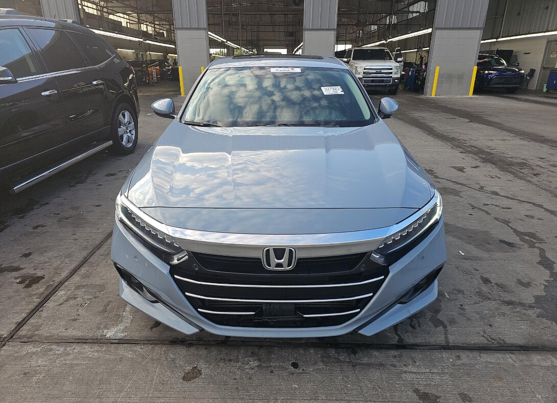 2022 Honda Accord Touring 2.0T photo 2