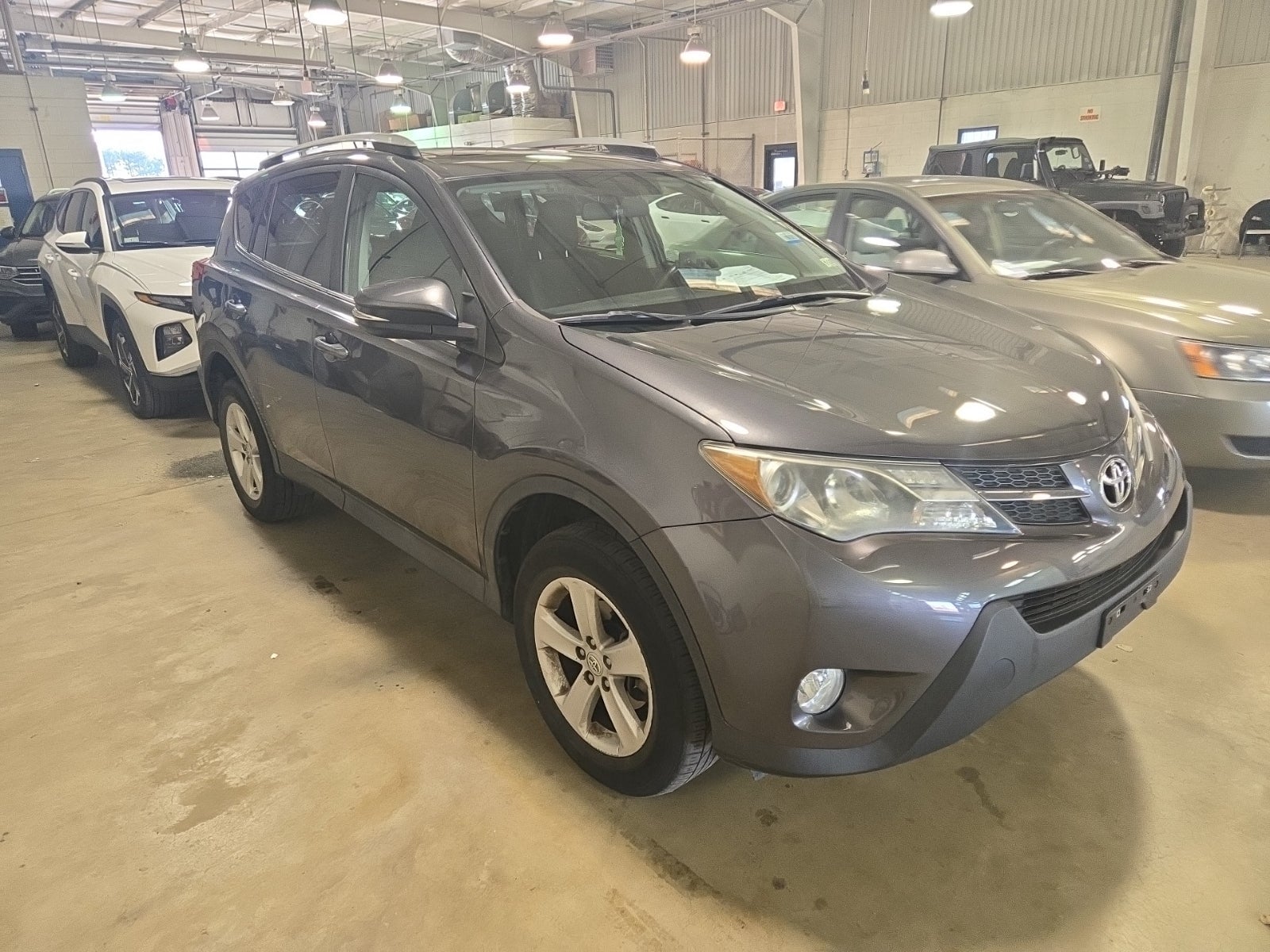 2013 Toyota RAV4 XLE's photo