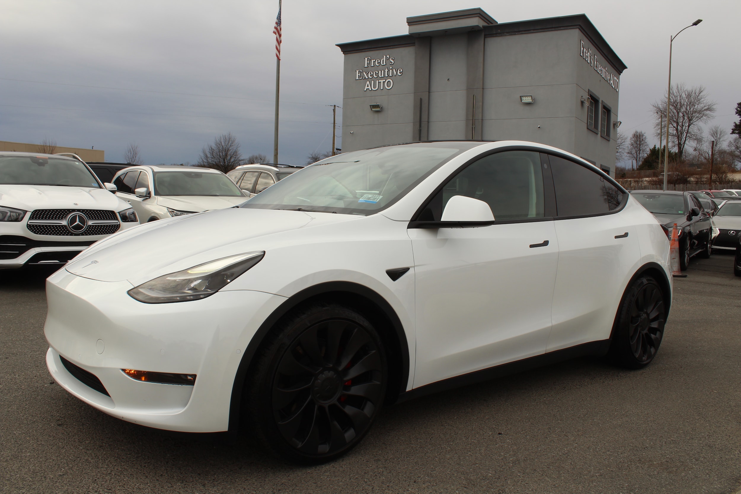 2022 Tesla Model Y Performance Dual Motor All-Wheel Drive's photo