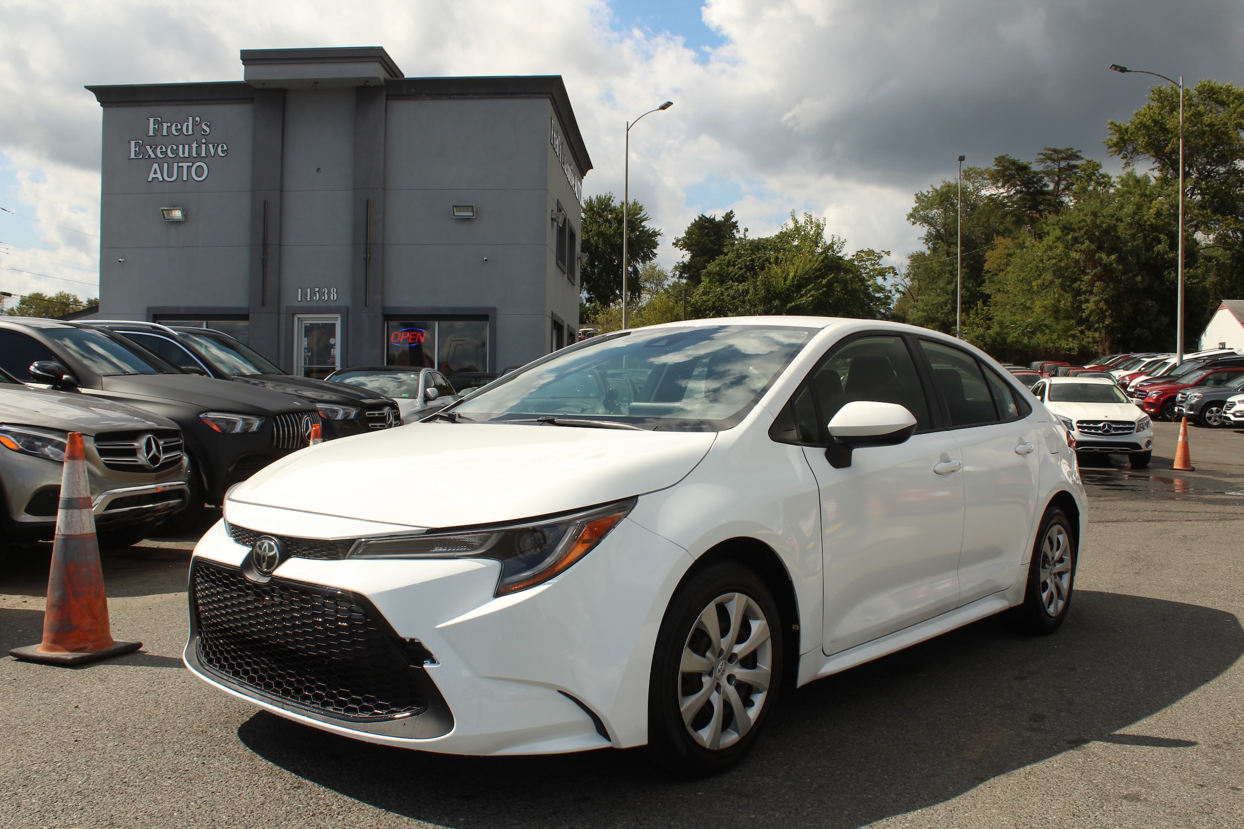2021 Toyota Corolla LE's photo