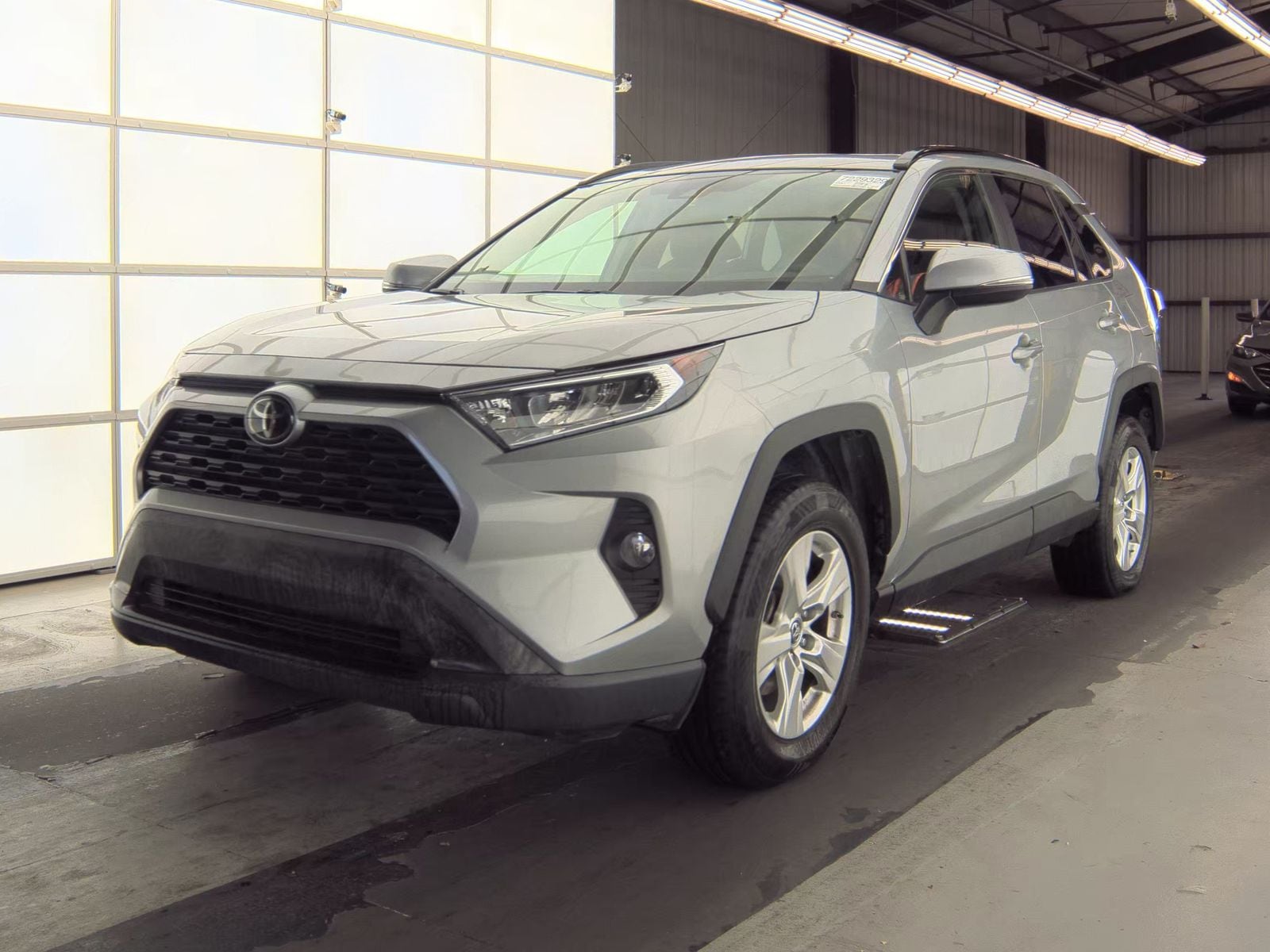 2019 Toyota RAV4 XLE's photo