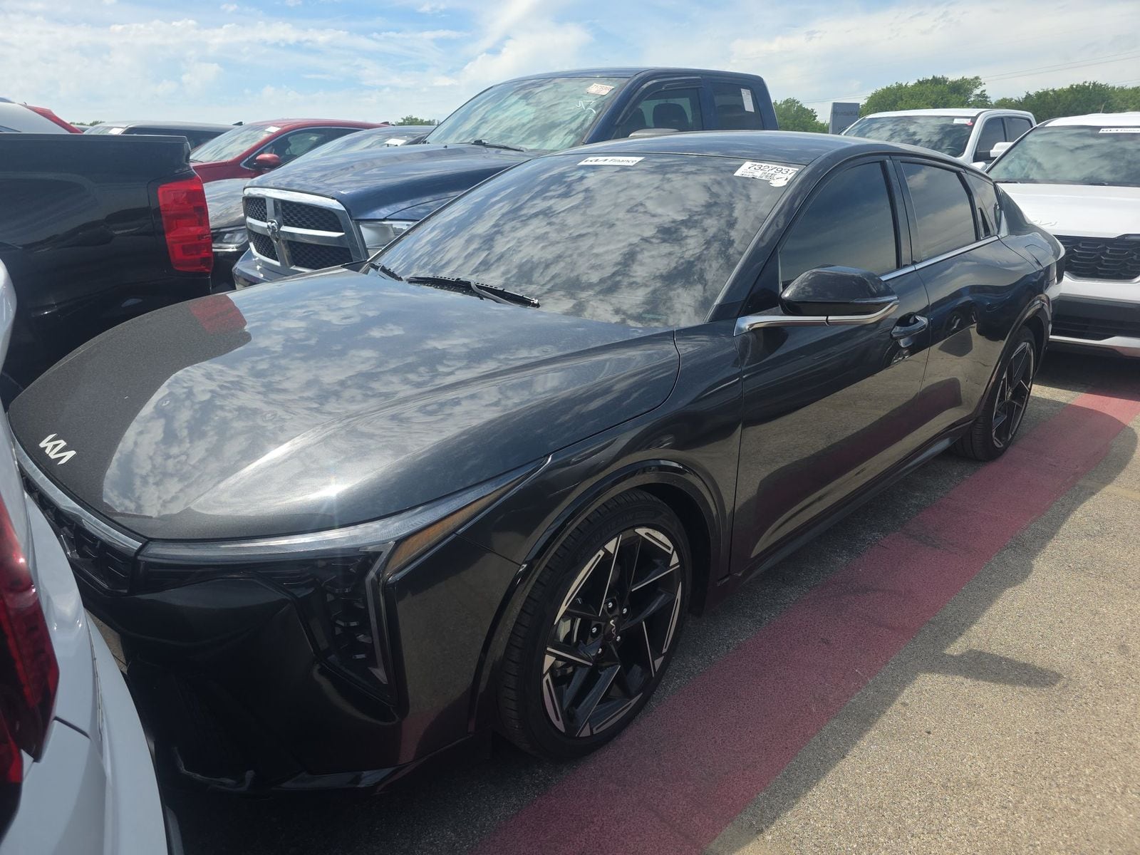 2025 Kia K4 GT-Line AT's photo