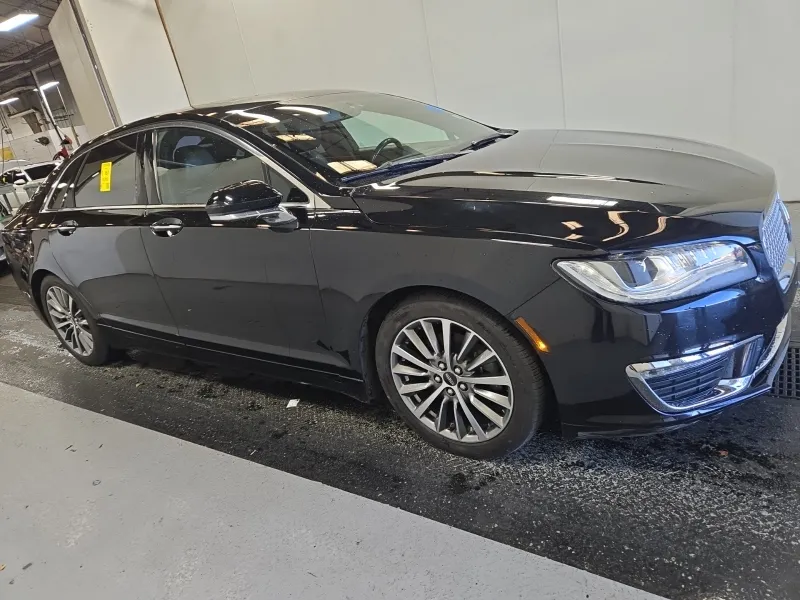 2017 Lincoln MKZ Select photo 3