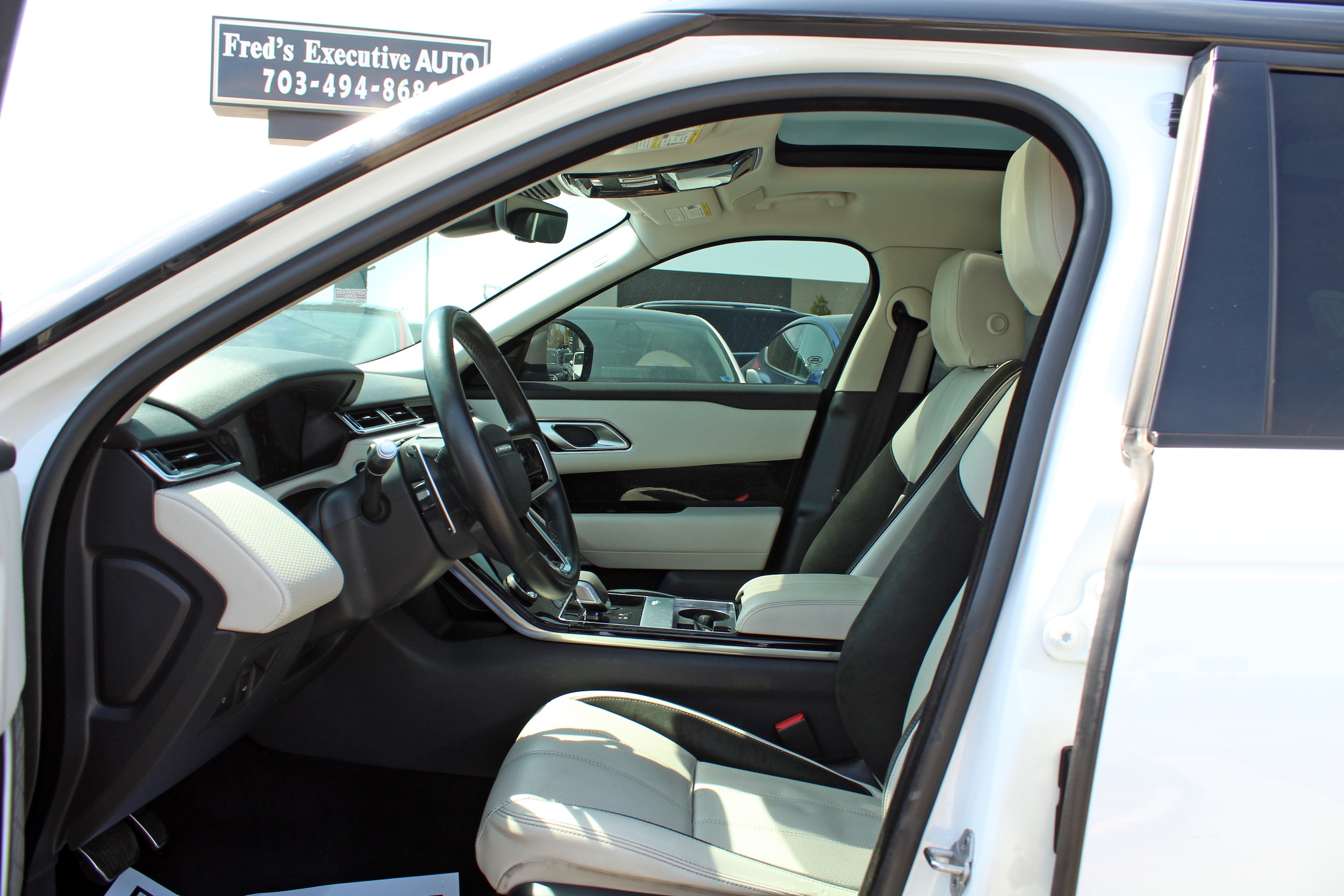 View vehicle photo 7