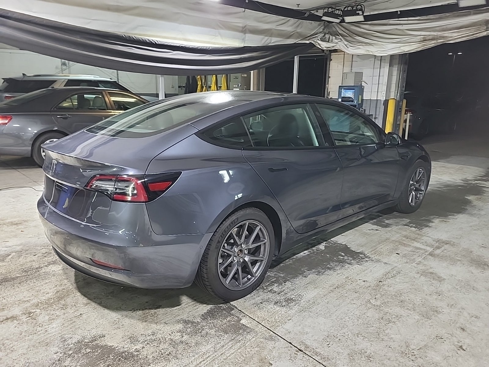 2022 Tesla Model 3 Long Range photo 3