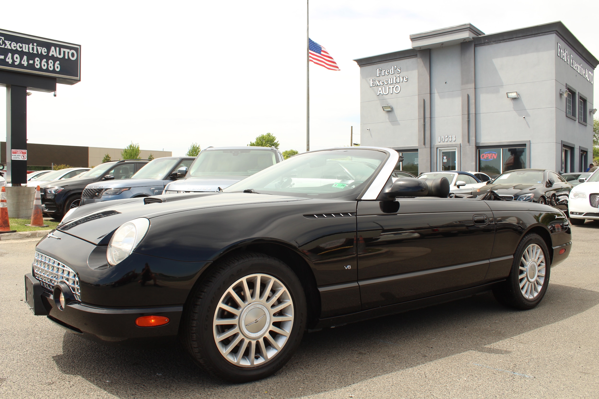 2004 Ford Thunderbird Deluxe's photo
