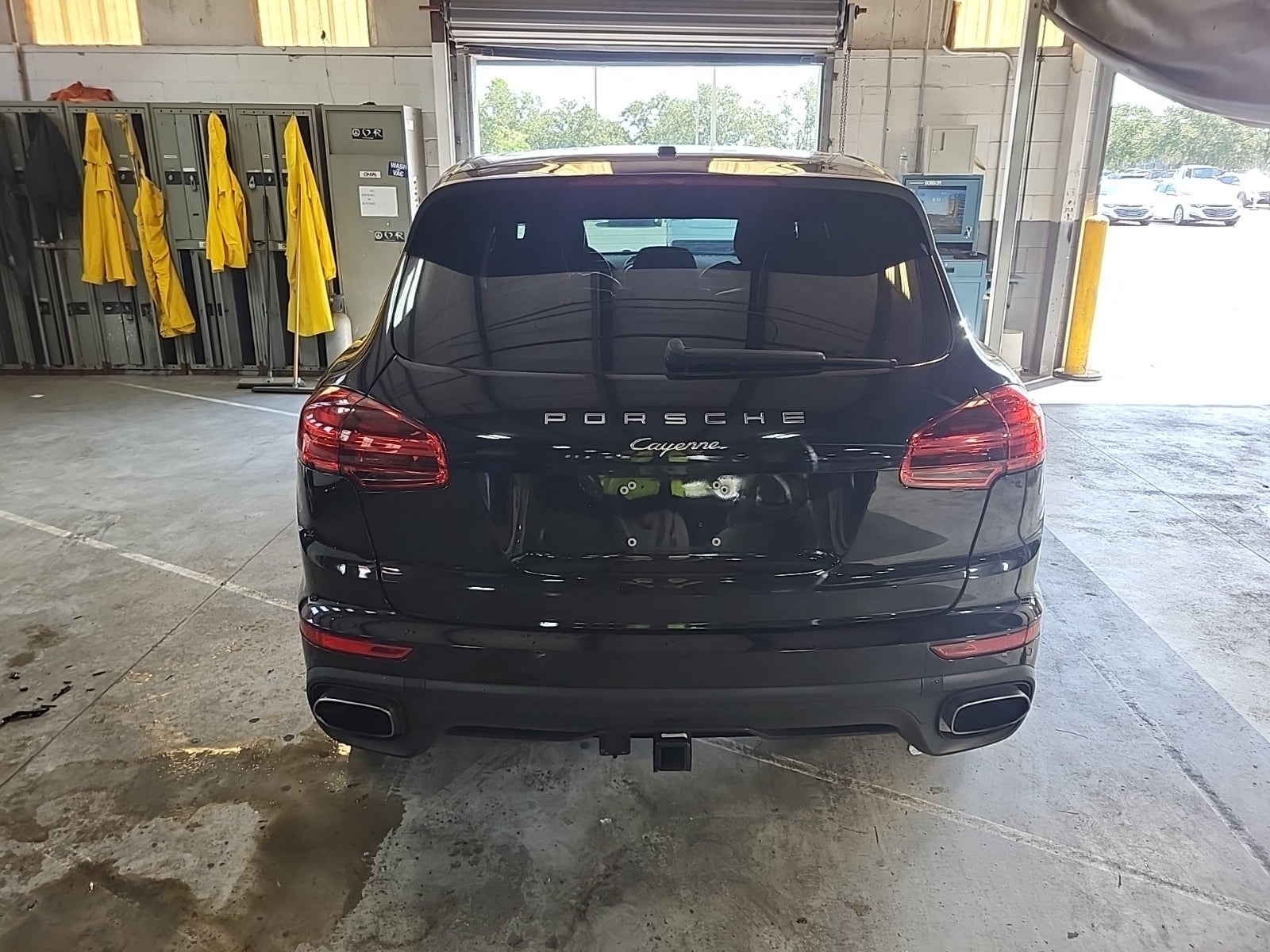 2017 Porsche Cayenne Platinum Edition photo 3