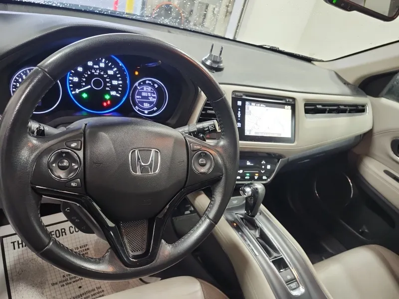 2018 Honda HR-V EX-L photo 3