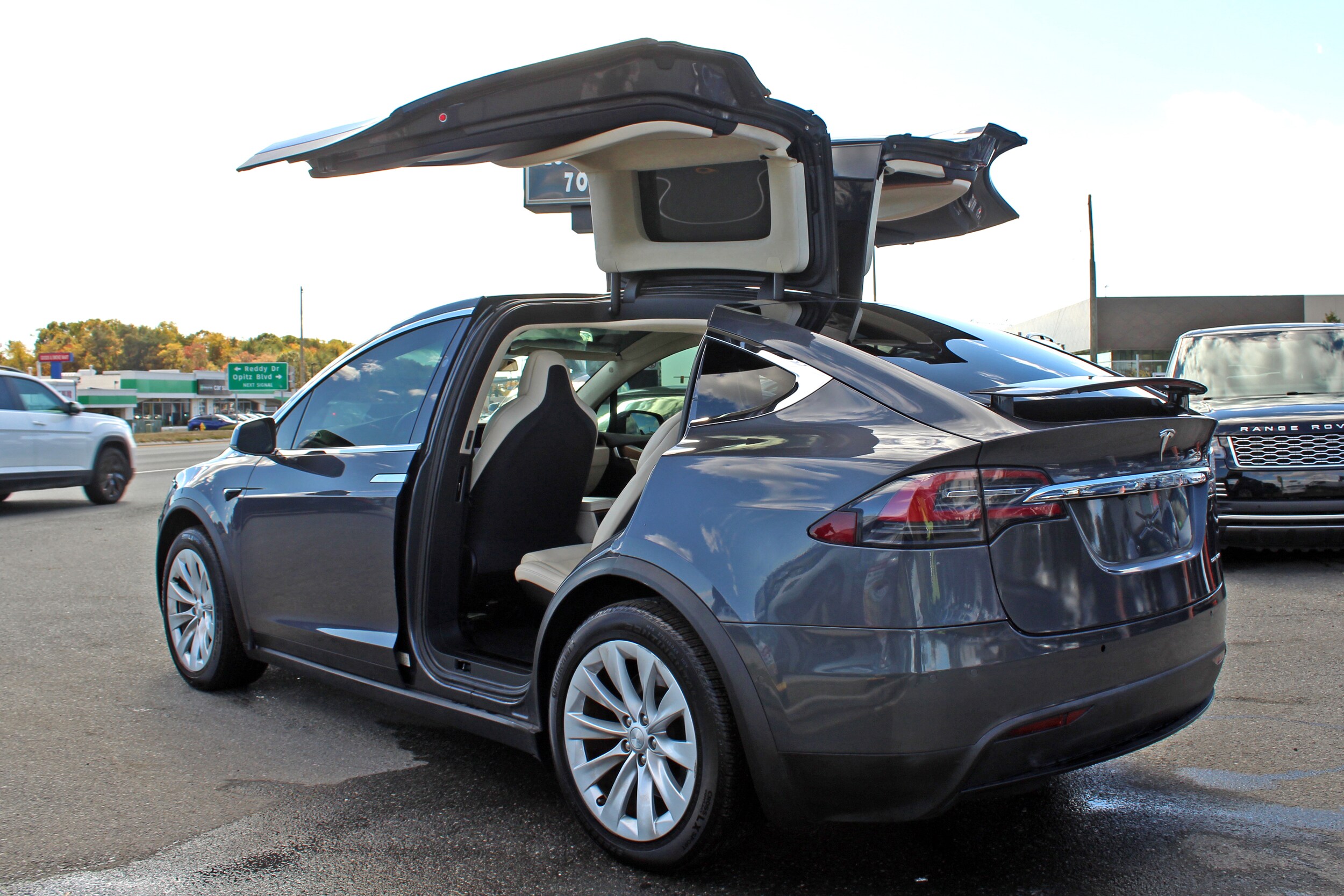 2019 Tesla Model X Standard Range photo 4