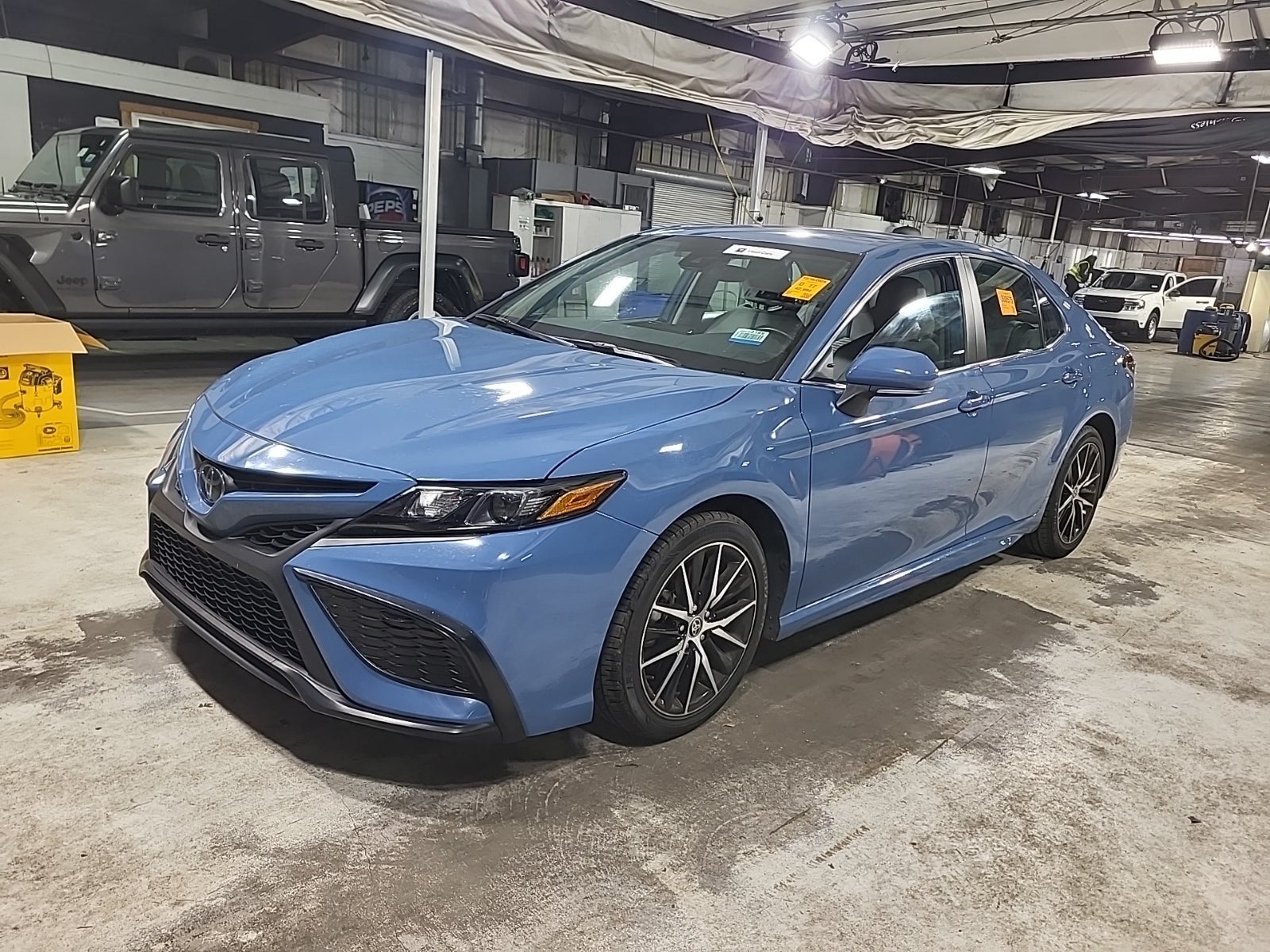 2023 Toyota Camry SE's photo