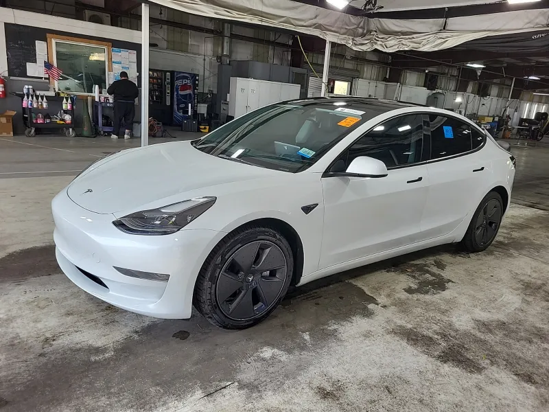 Tesla Model 3
