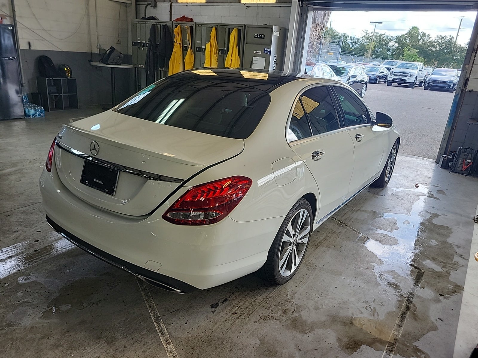 2018 Mercedes Benz C 300 photo 4