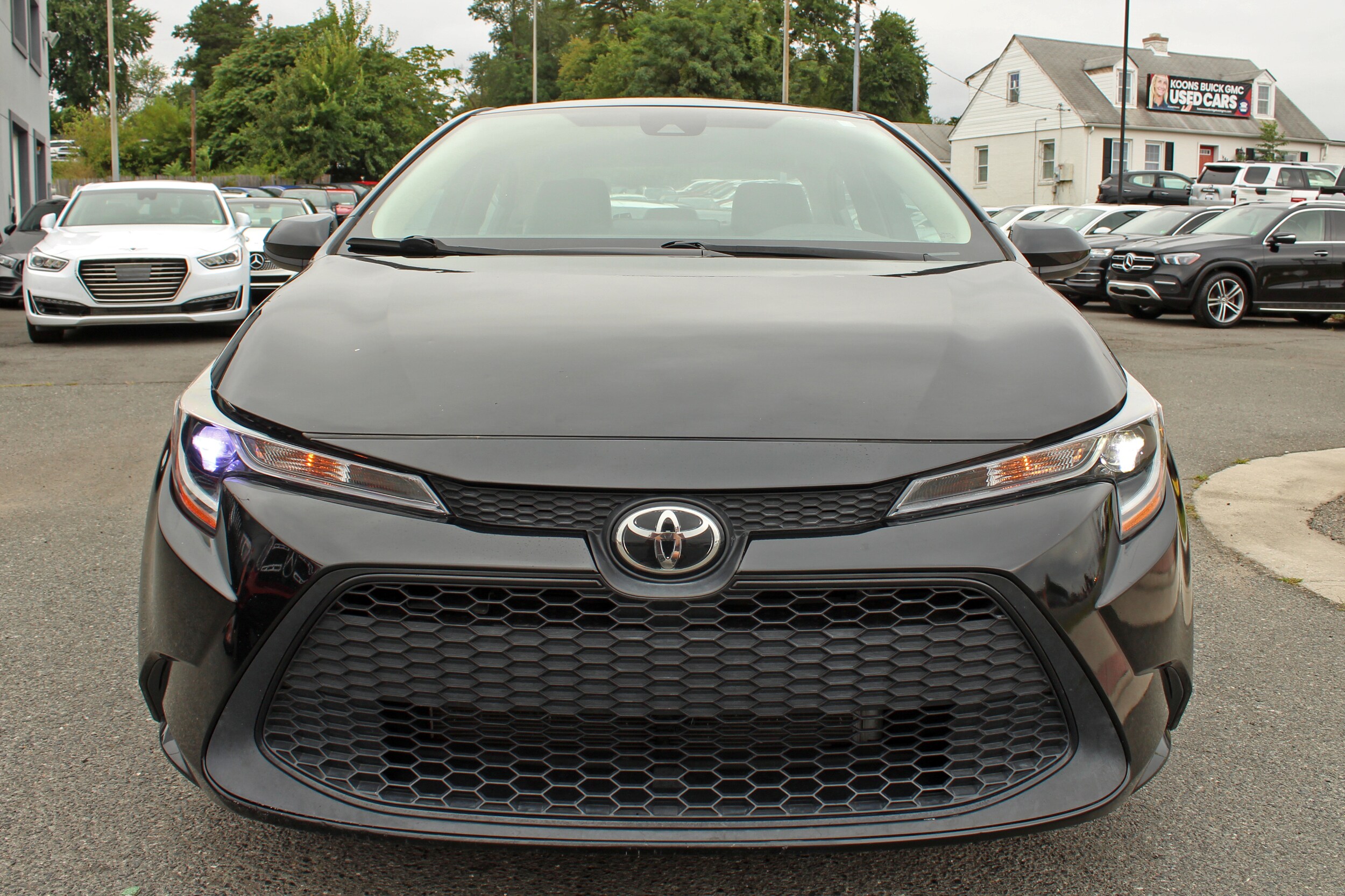 2022 Toyota Corolla LE photo 2