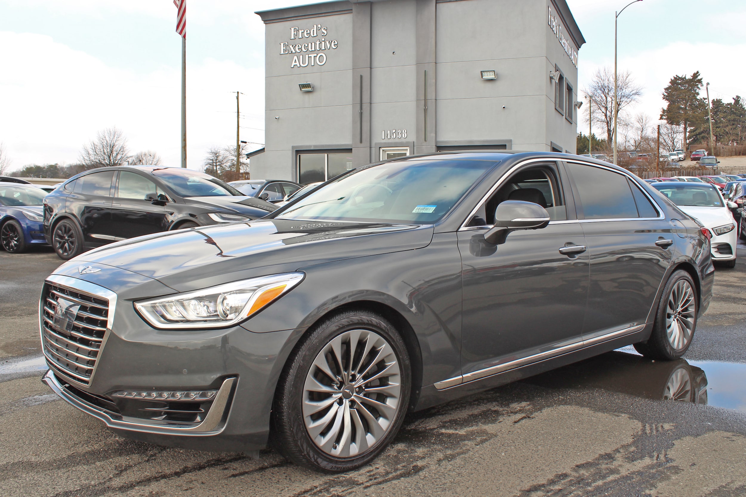 2019 Genesis G90 3.3T Premium's photo