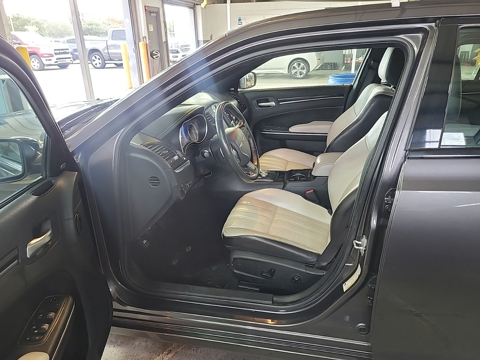 2021 Chrysler 300 S photo 3