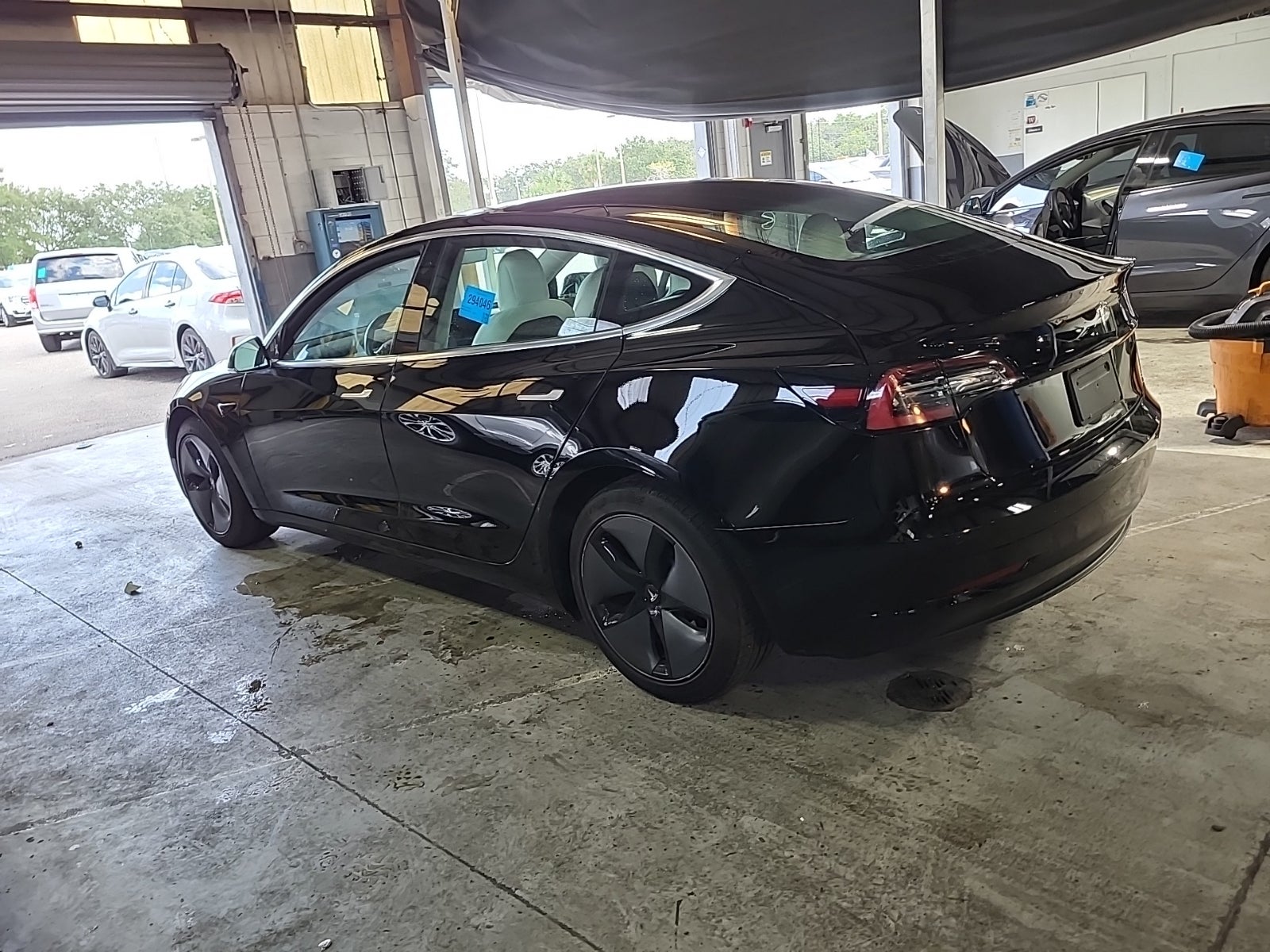 2019 Tesla Model 3 Standard Range Plus photo 3