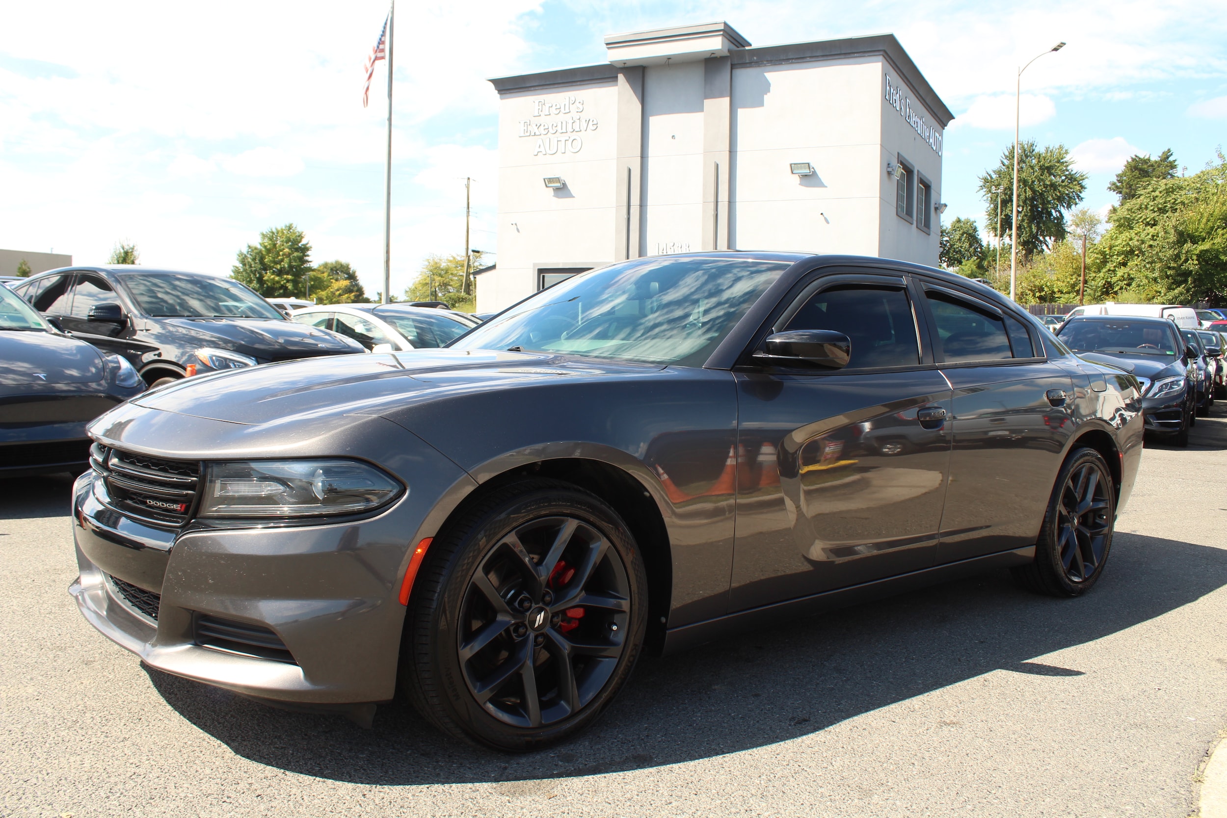 2019 Dodge Charger SXT's photo