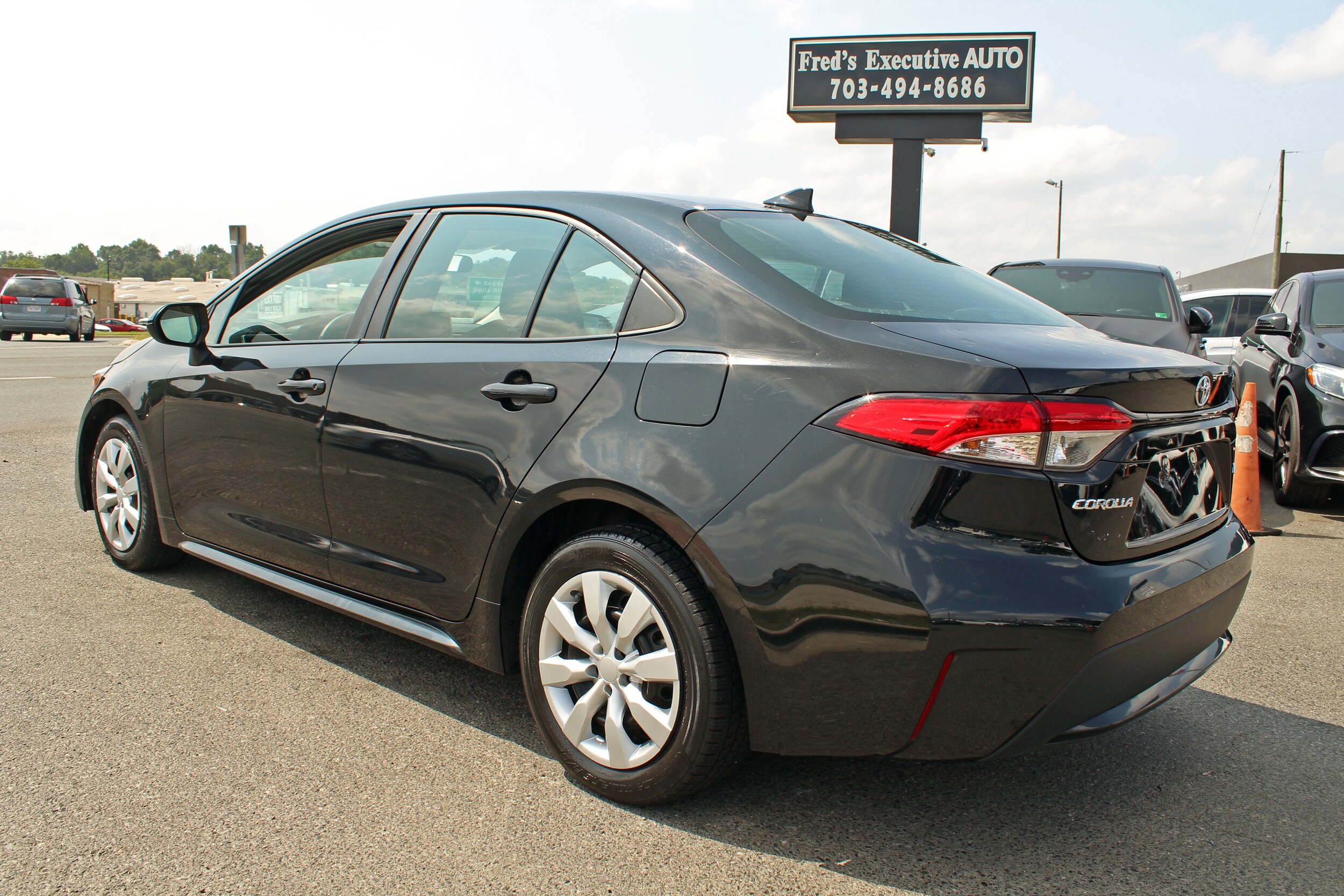 2021 Toyota Corolla LE photo 4