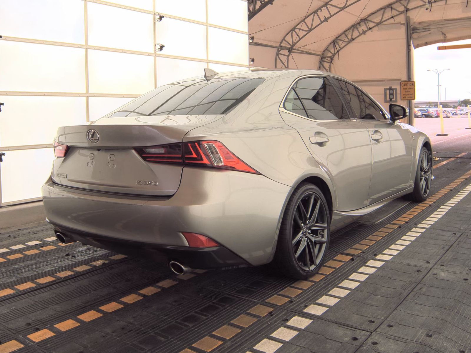 2016 Lexus IS 350 photo 2