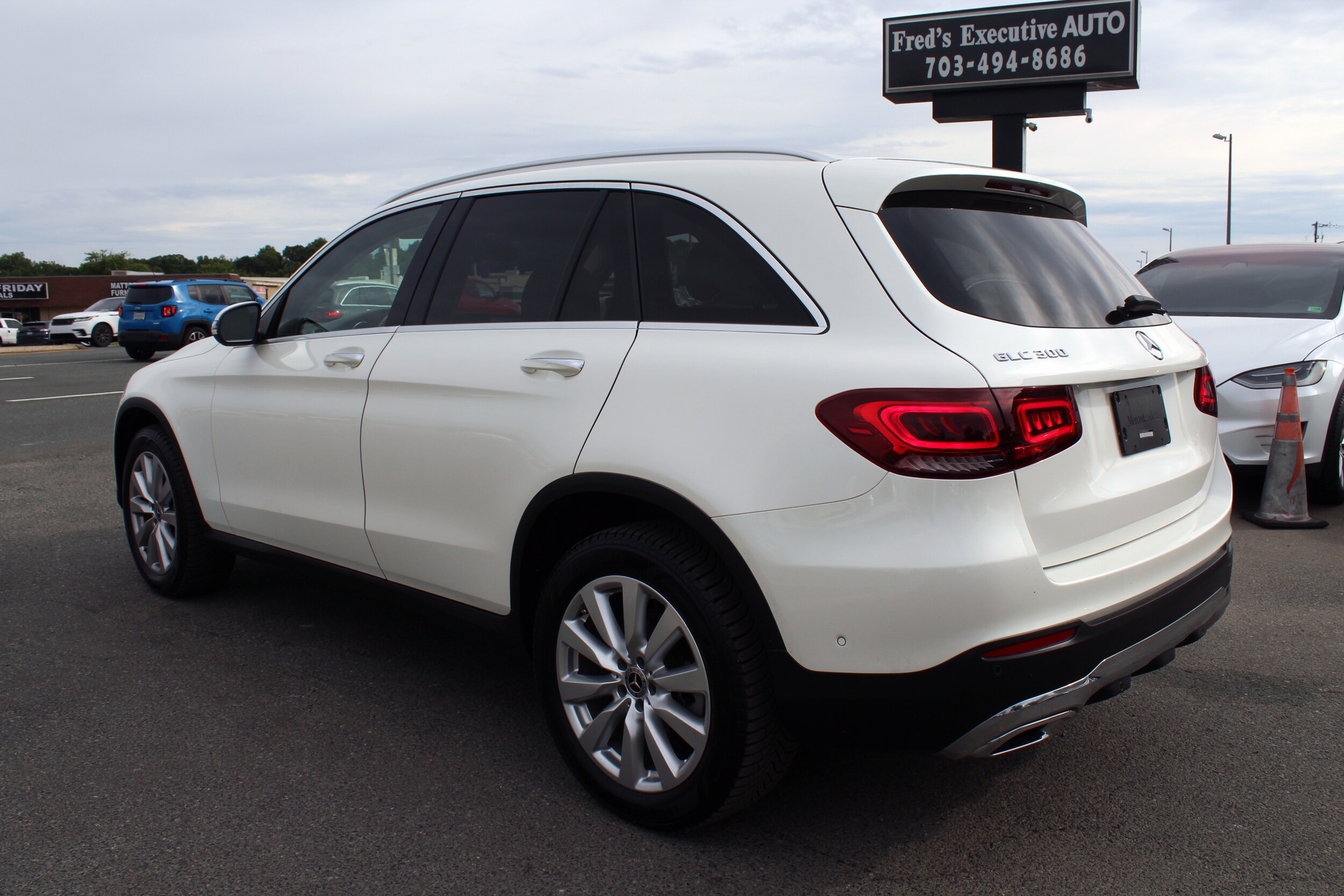 2021 Mercedes Benz GLC 300 photo 4