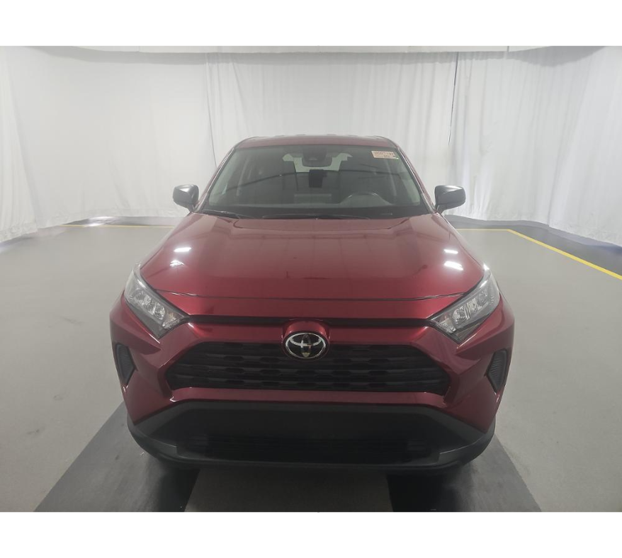 2022 Toyota RAV4 LE photo 2