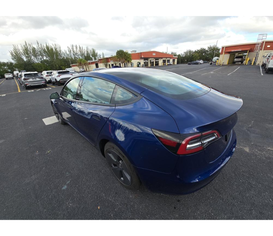 2023 Tesla Model 3 photo 3
