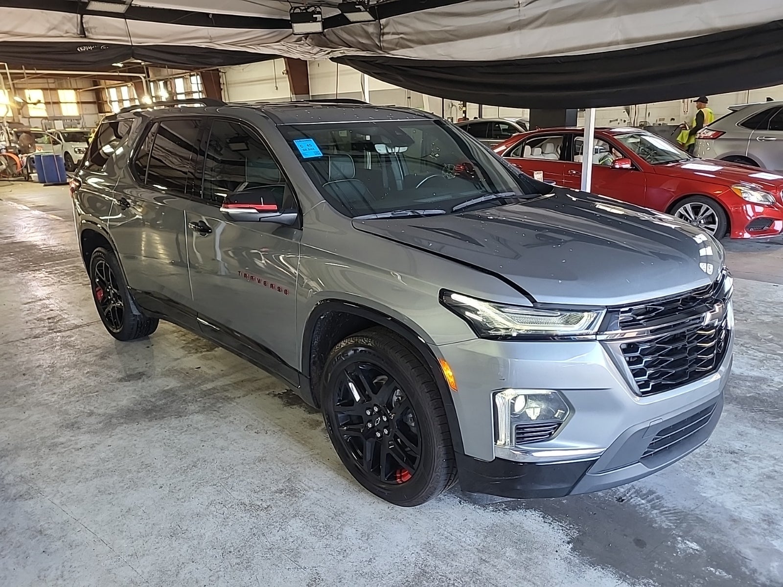 2023 Chevrolet Traverse Premier photo 2