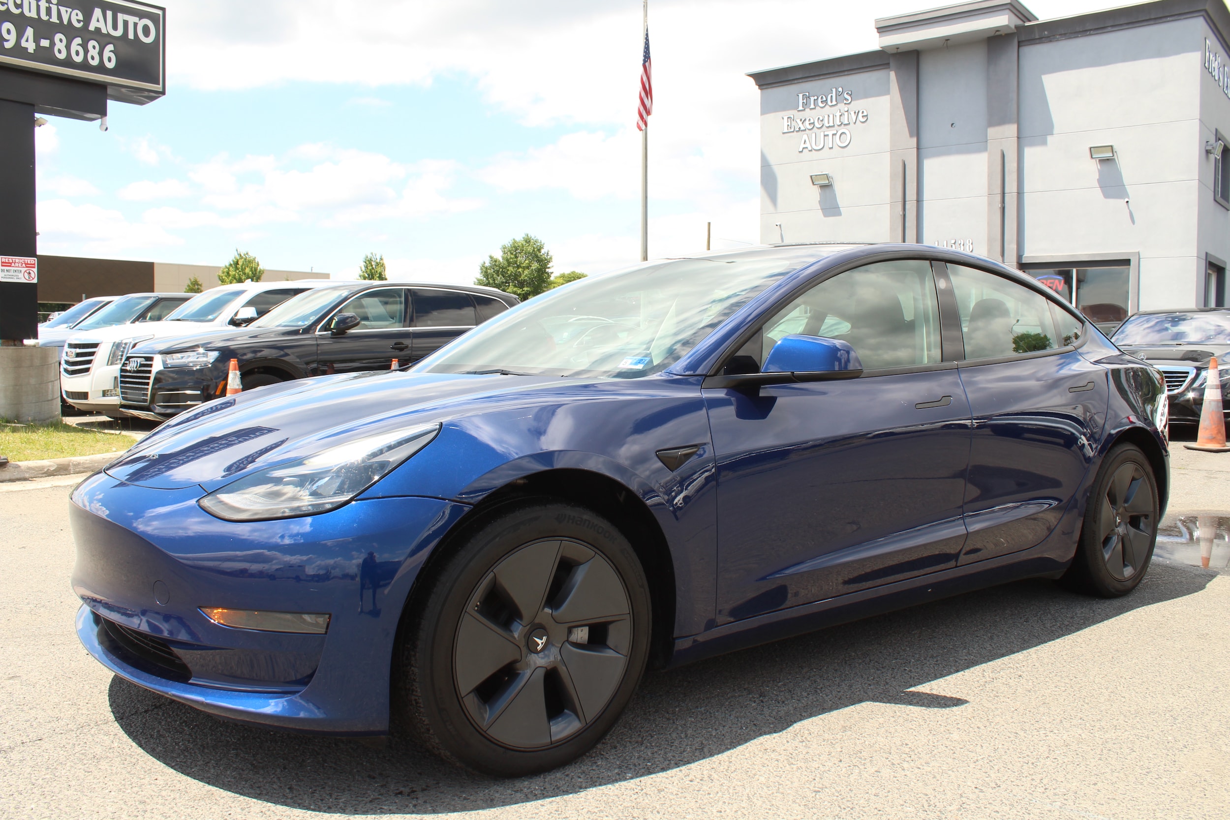 2023 Tesla Model 3 -'s photo