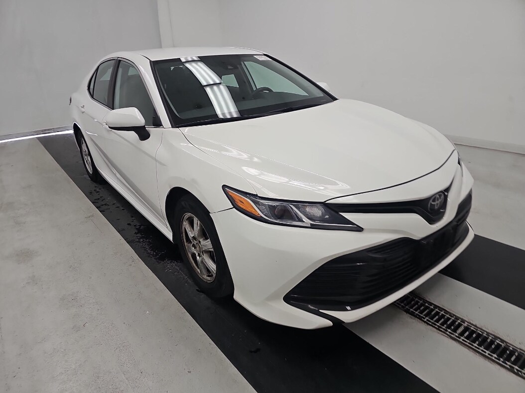 2020 Toyota Camry LE photo 3