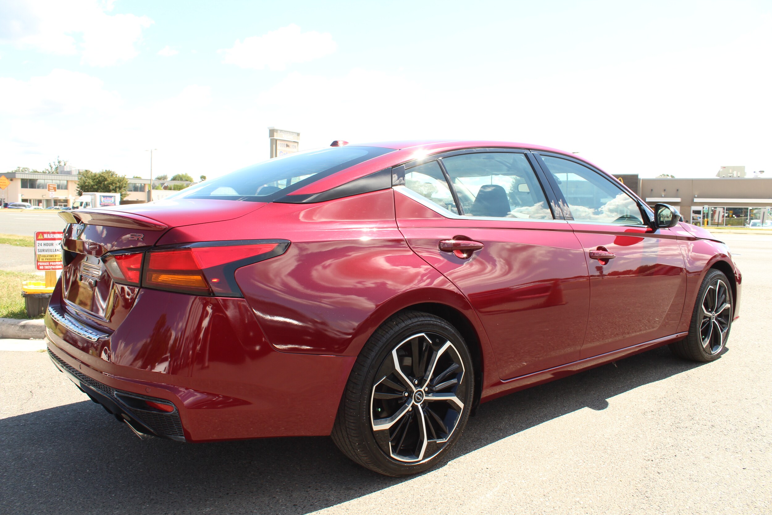 2024 Nissan Altima 2.5 SR photo 3