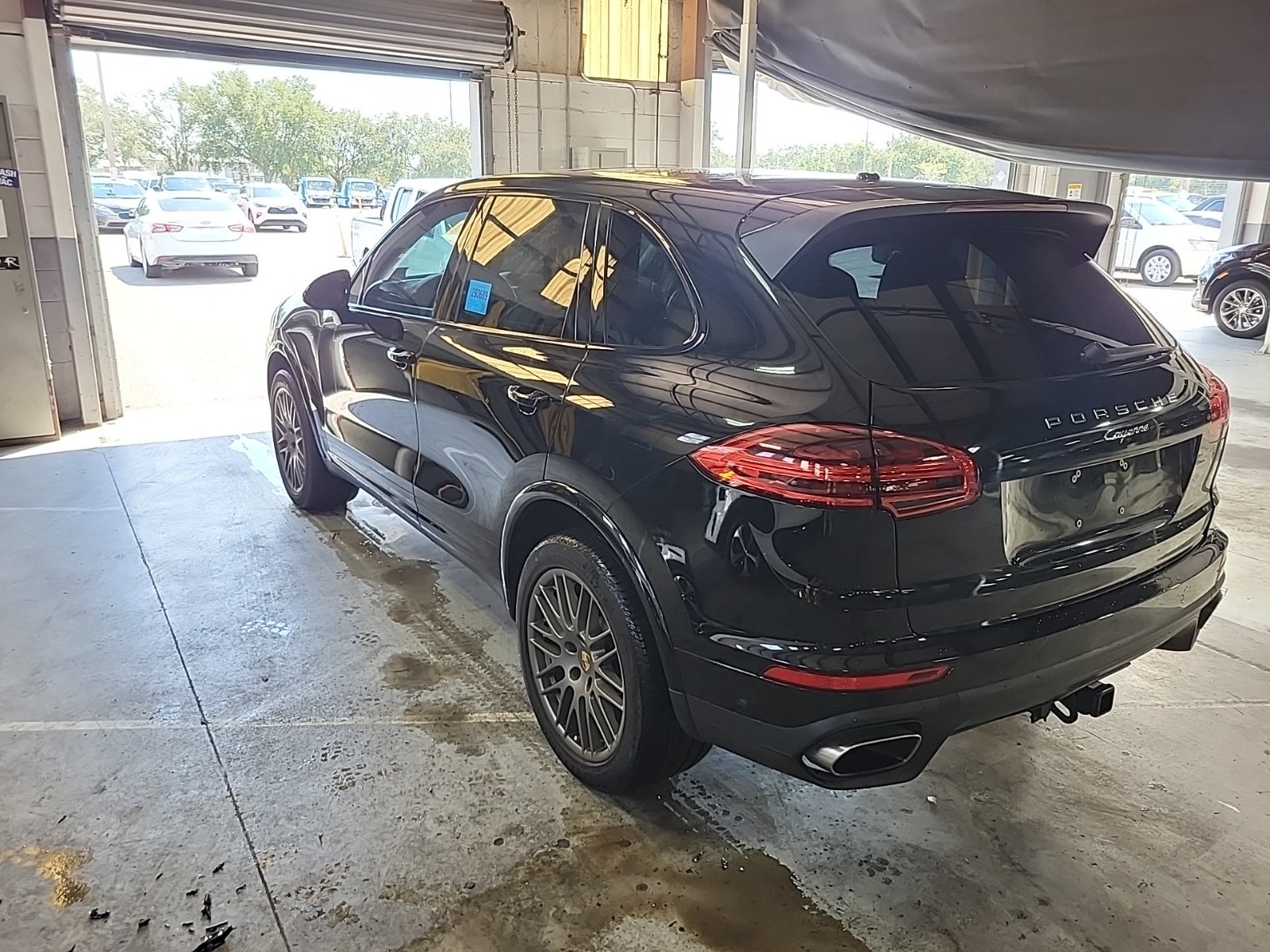 2017 Porsche Cayenne Platinum Edition photo 2
