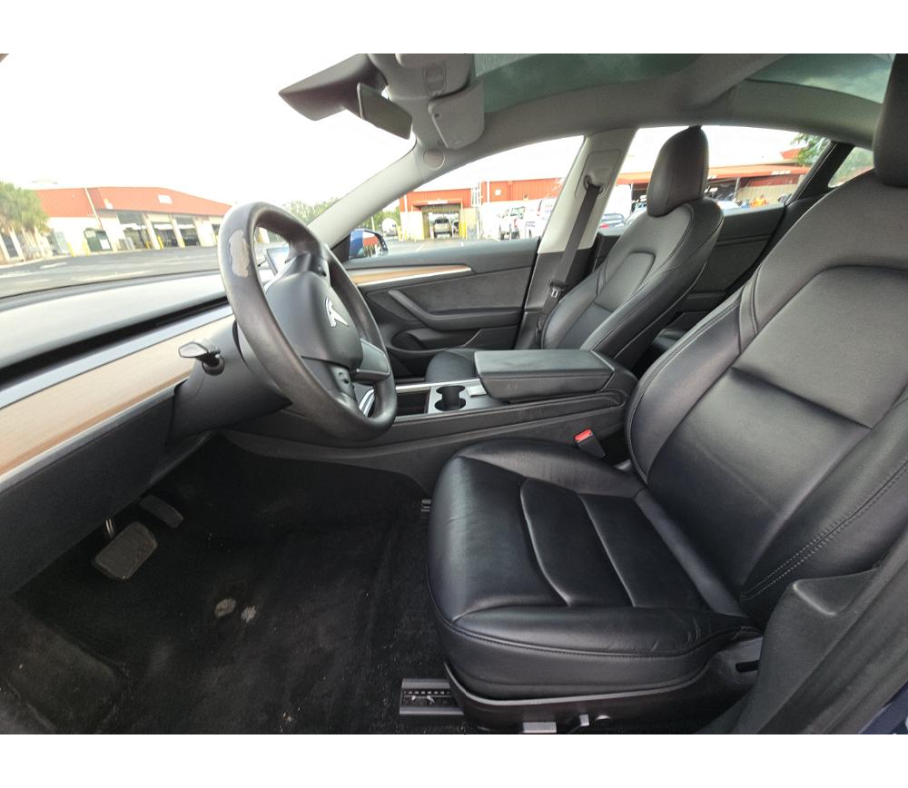 2023 Tesla Model 3 photo 4