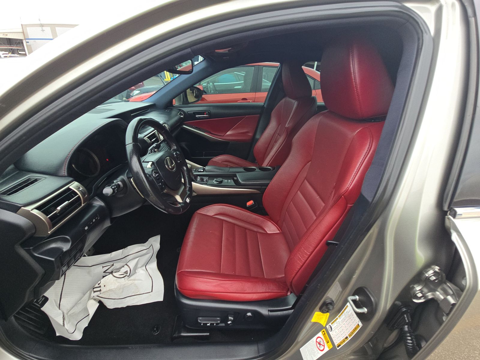 2016 Lexus IS 350 photo 3