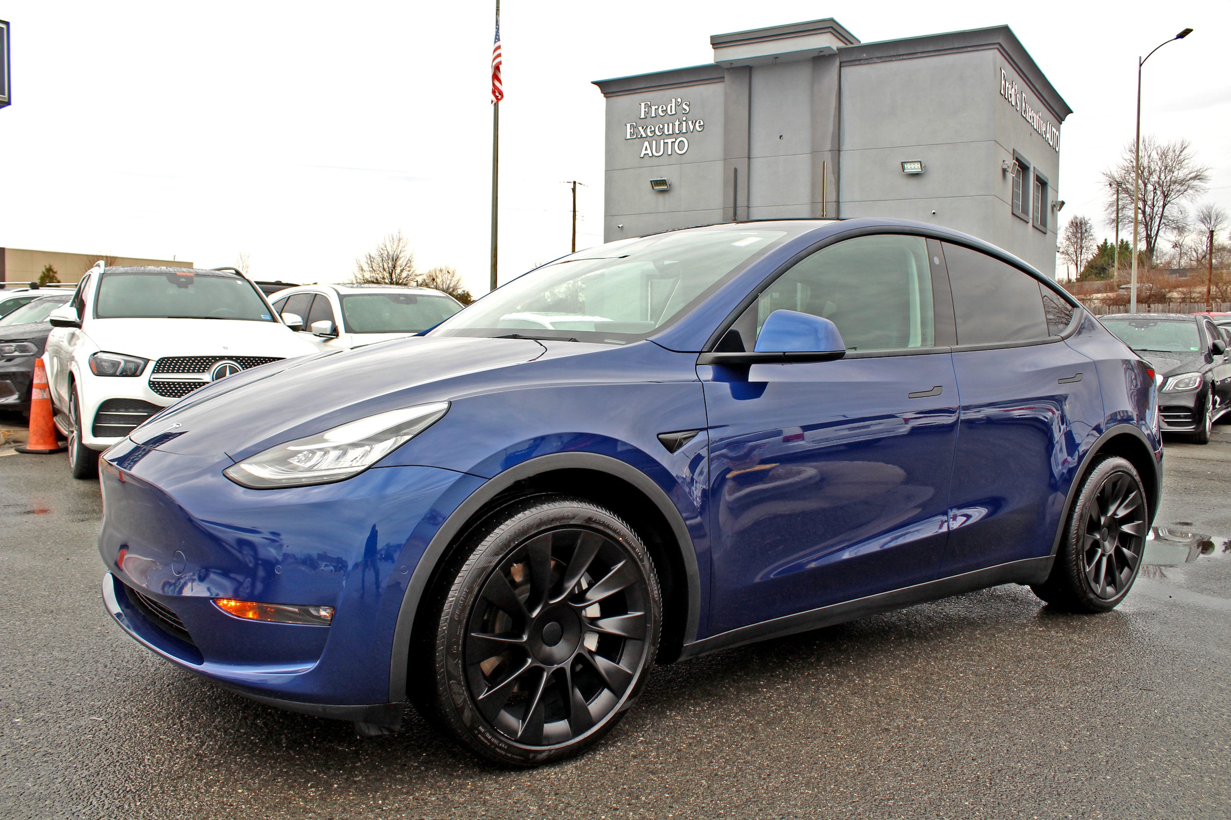 2022 Tesla Model Y Long Range Dual Motor All-Wheel Drive's photo