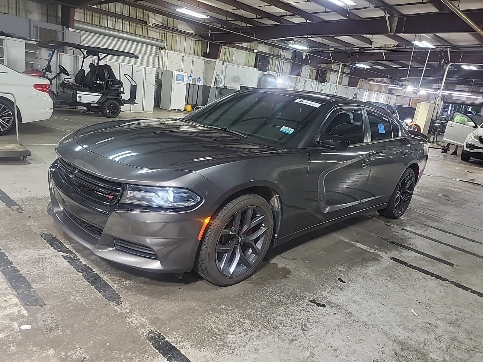2019 Dodge Charger SXT photo 2