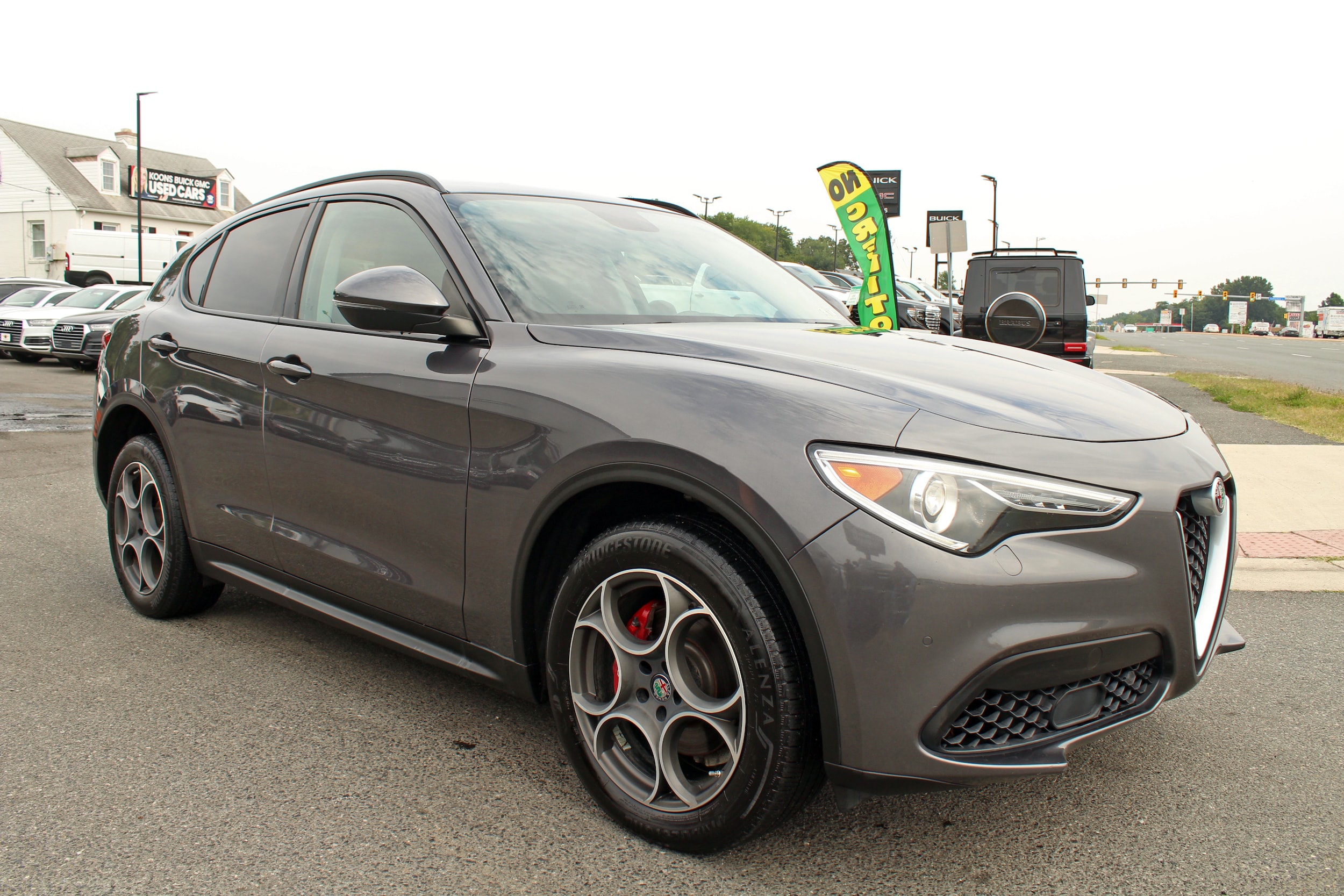2018 Alfa Romeo Stelvio Sport photo 3