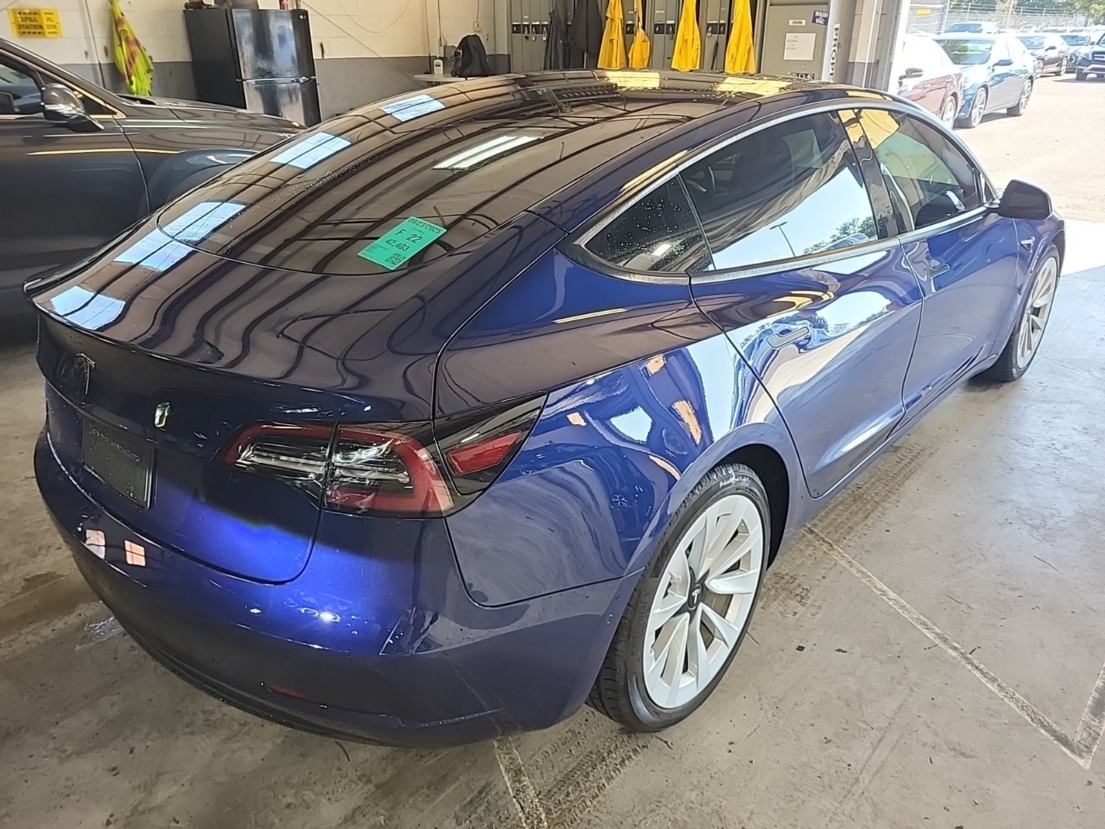 2021 Tesla Model 3 Standard Range Plus photo 3
