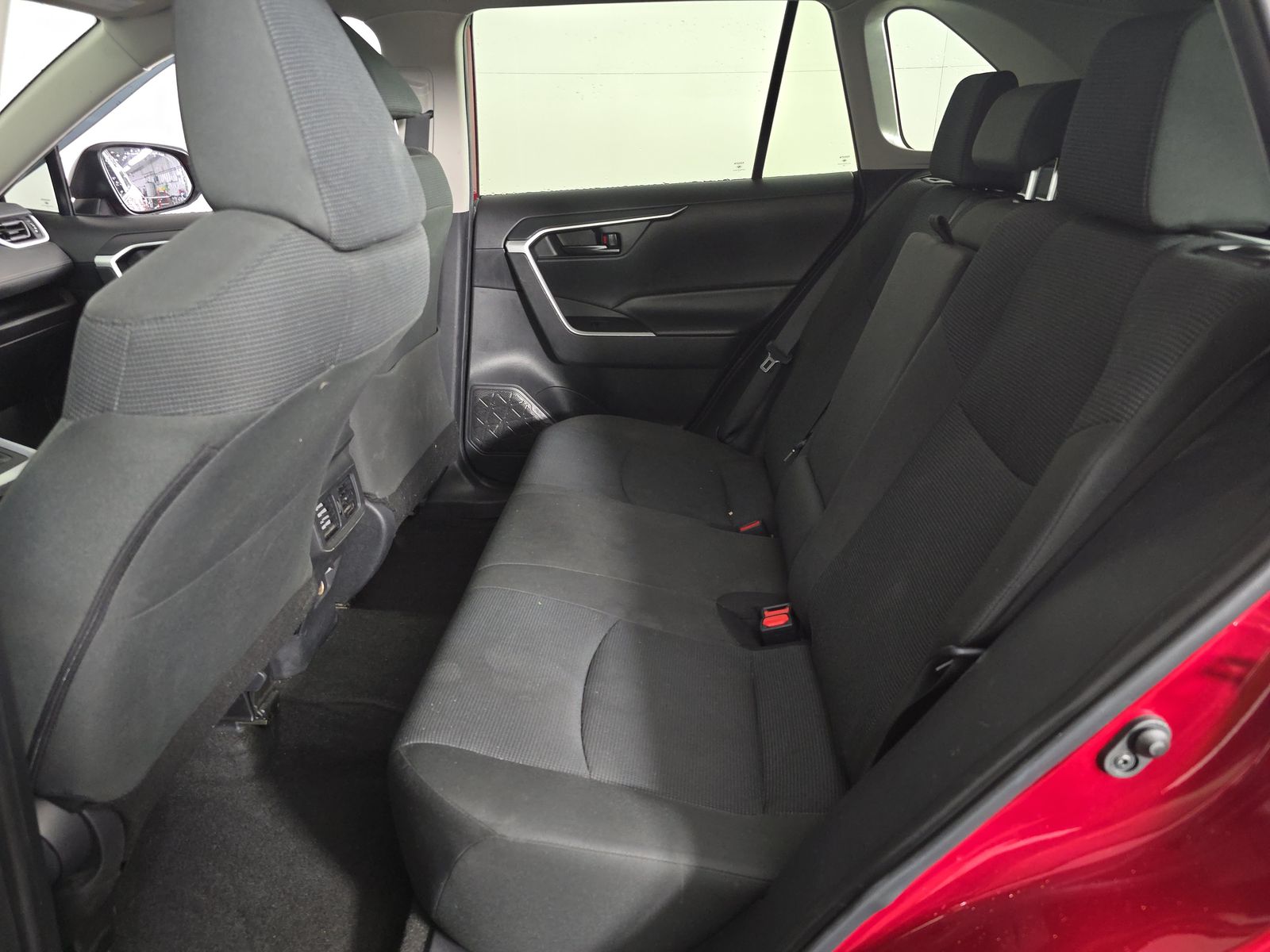 2023 Toyota RAV4 LE photo 4