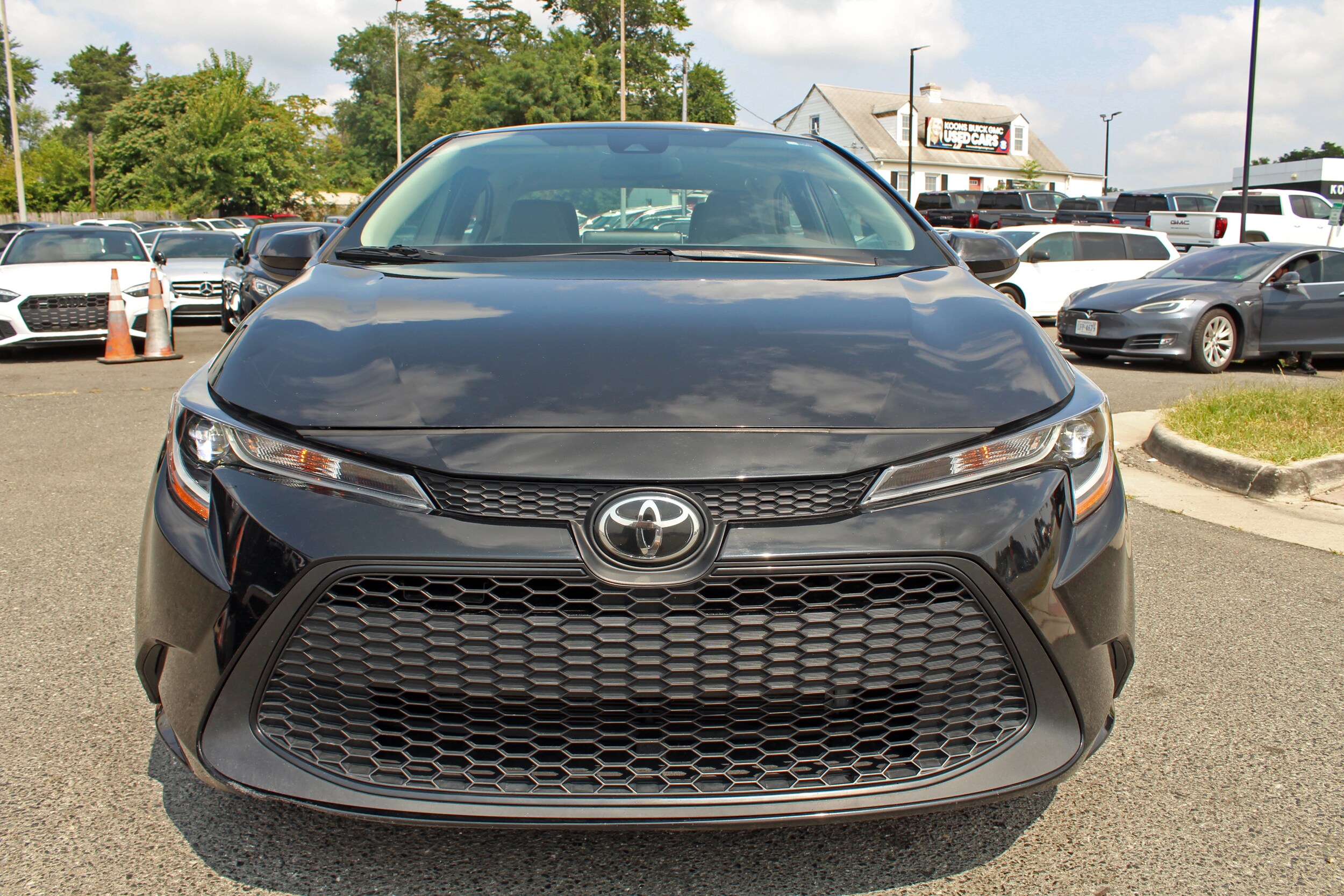 2021 Toyota Corolla LE photo 2