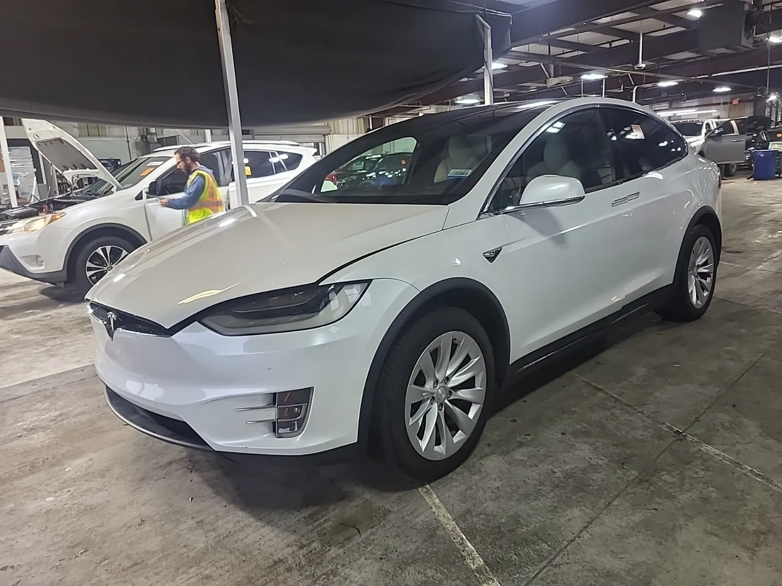 Tesla Model X