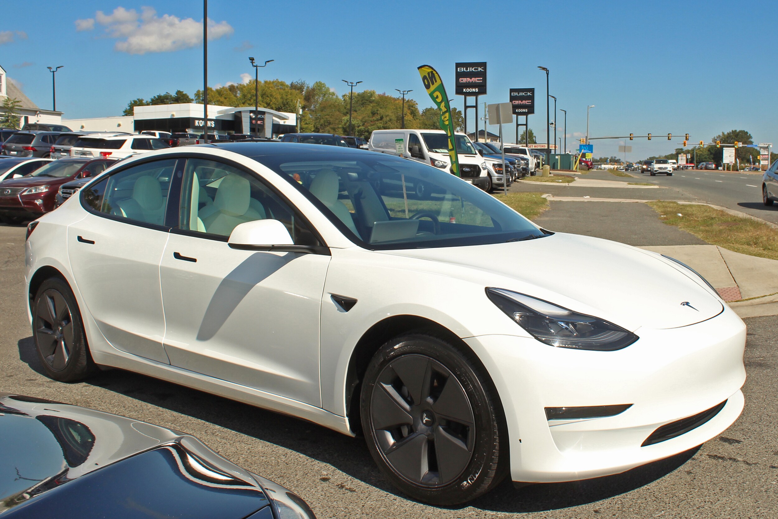2023 Tesla Model 3 photo 3