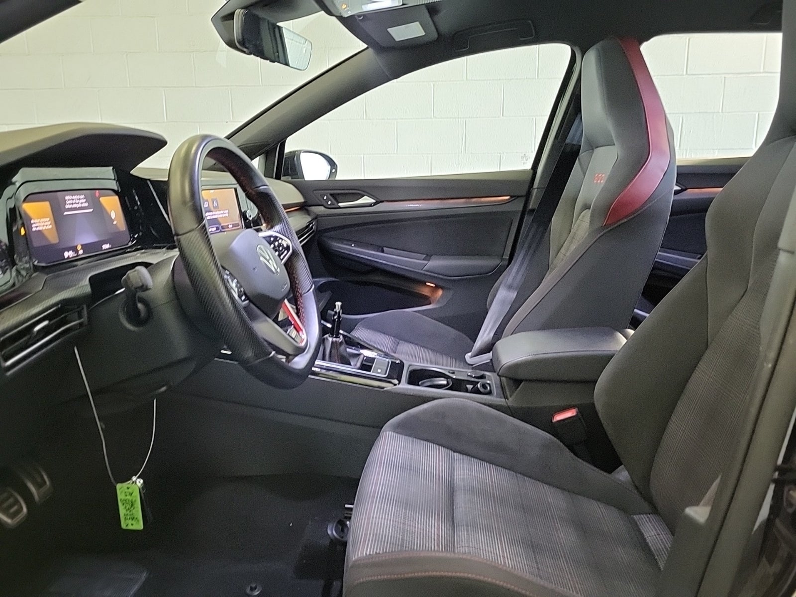 2024 Volkswagen Golf GTI 380 S photo 3