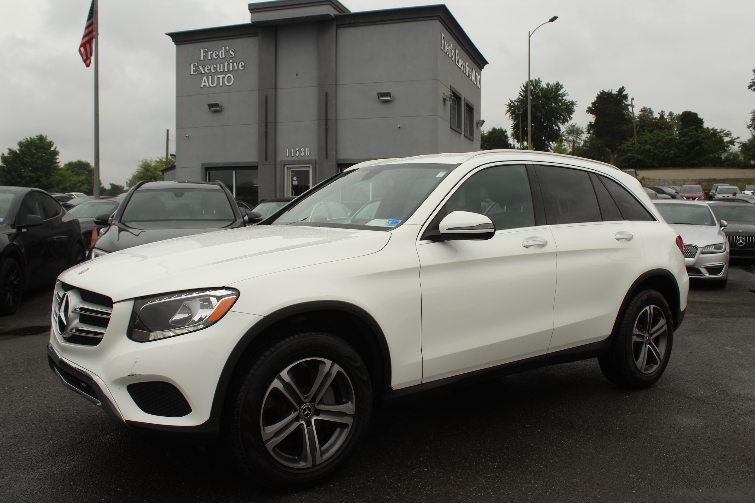 2019 Mercedes-Benz GLC GLC300's photo