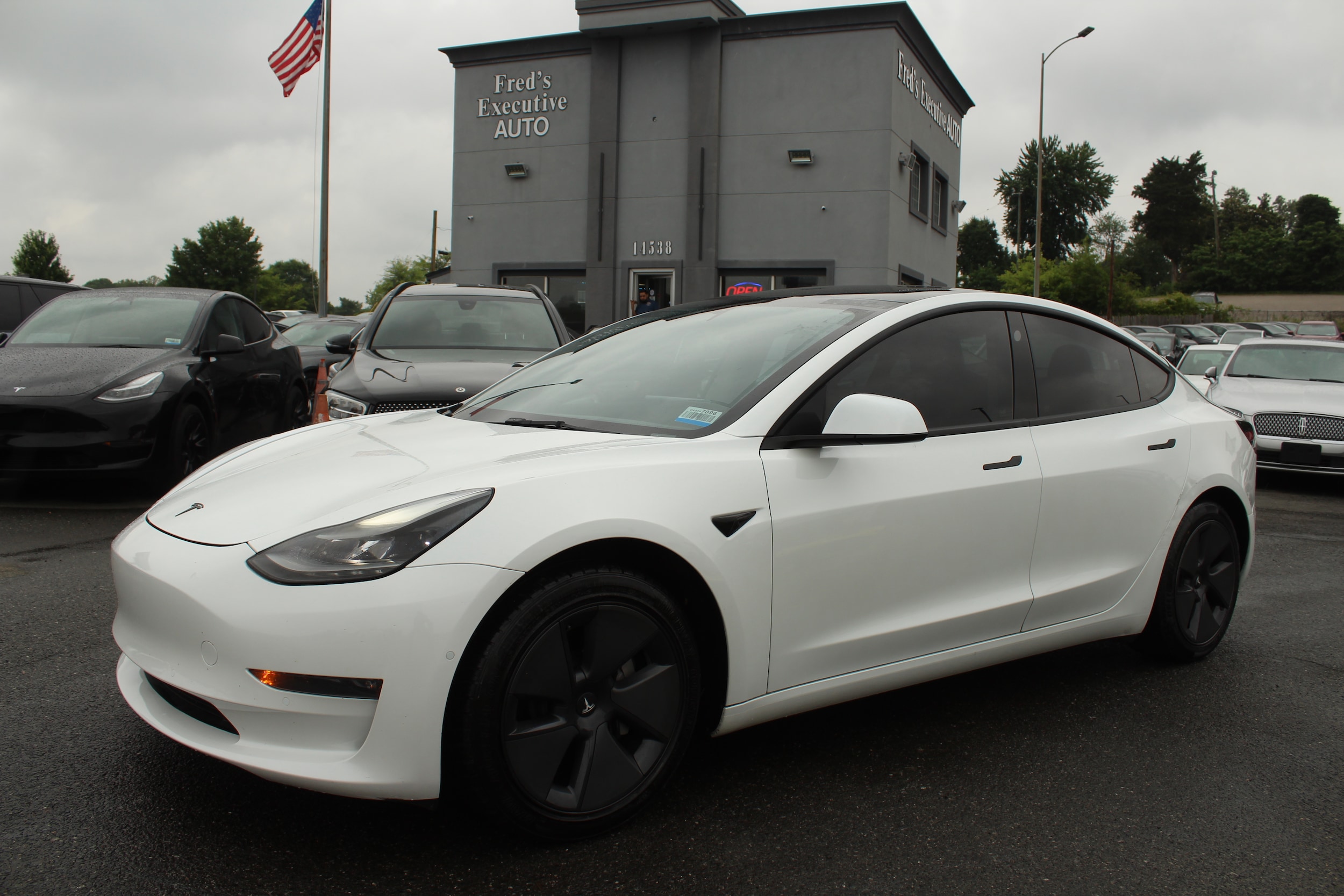 2022 Tesla Model 3 Long Range Dual Motor All-Wheel Drive's photo